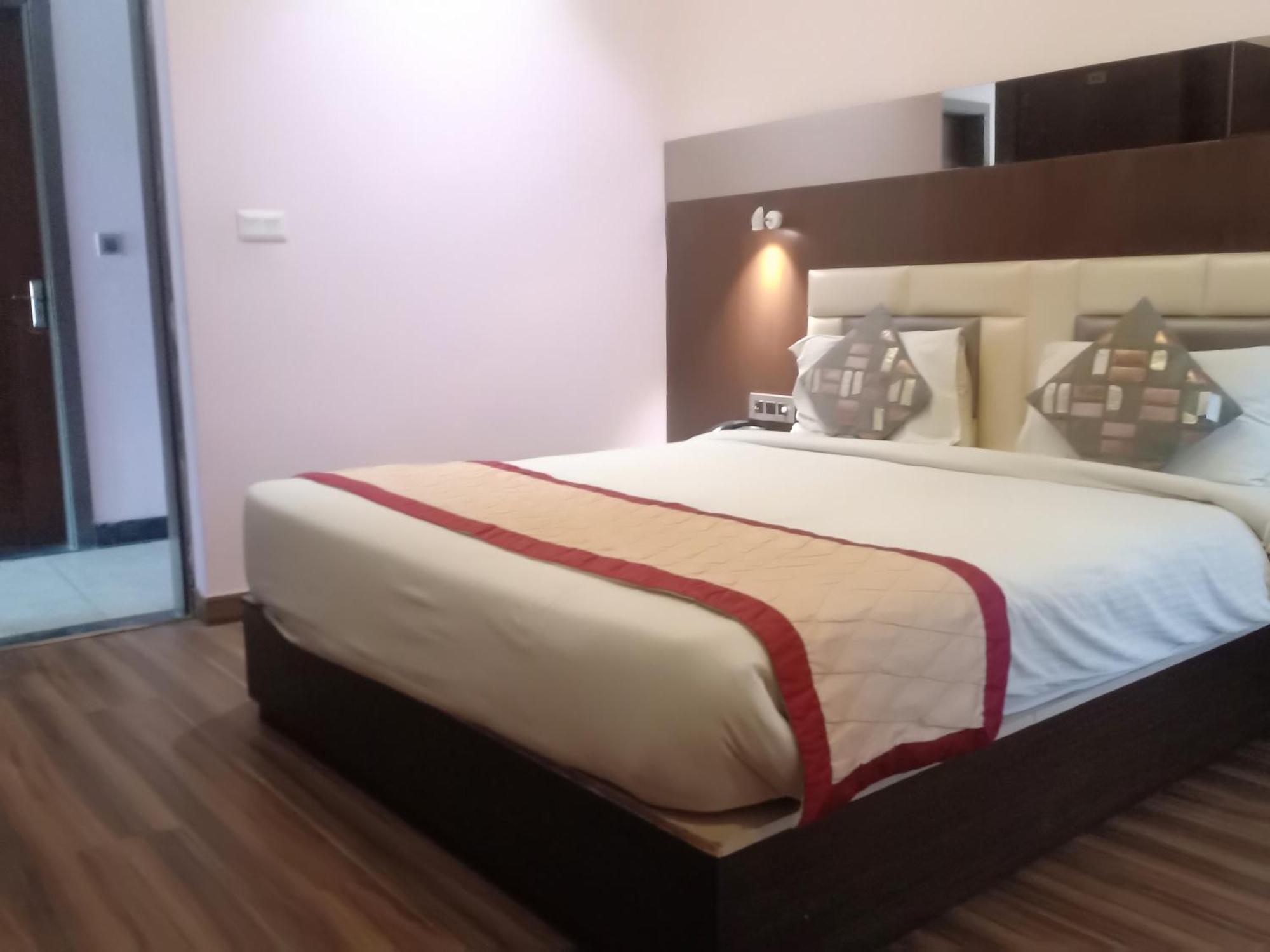 Hotel Rudra Vilas Agra  Buitenkant foto